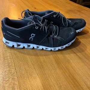 Men’s On Cloud sneakers size 11